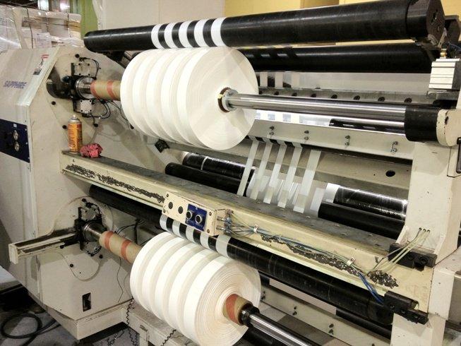 Slitter rewinder machine with master roll